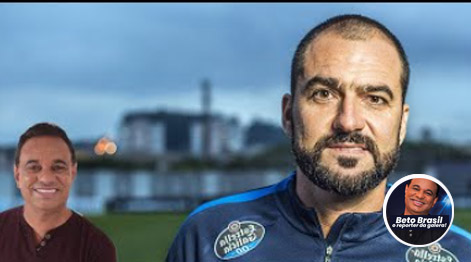 Danilo, ídolo do Corinthians, conversando com a equipe de esportes